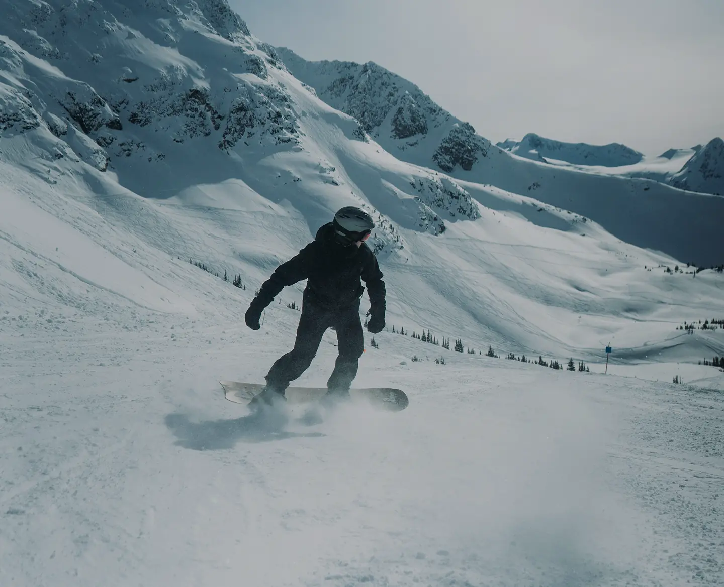snowboarder sur les pistes